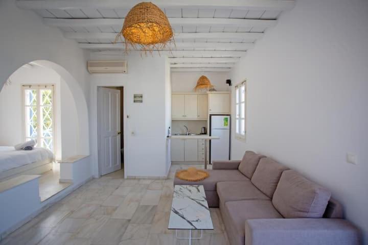 Ylami Studio Apartment Mykonos Town Exterior photo